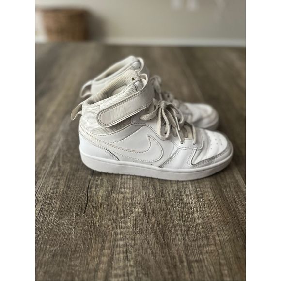 Nike Shoes Nike Court Borough Mid 2 Youth Size 35y All White